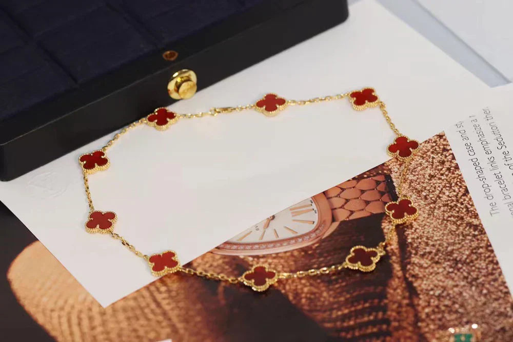 CLOVER | 10 Motivational Red Necklace